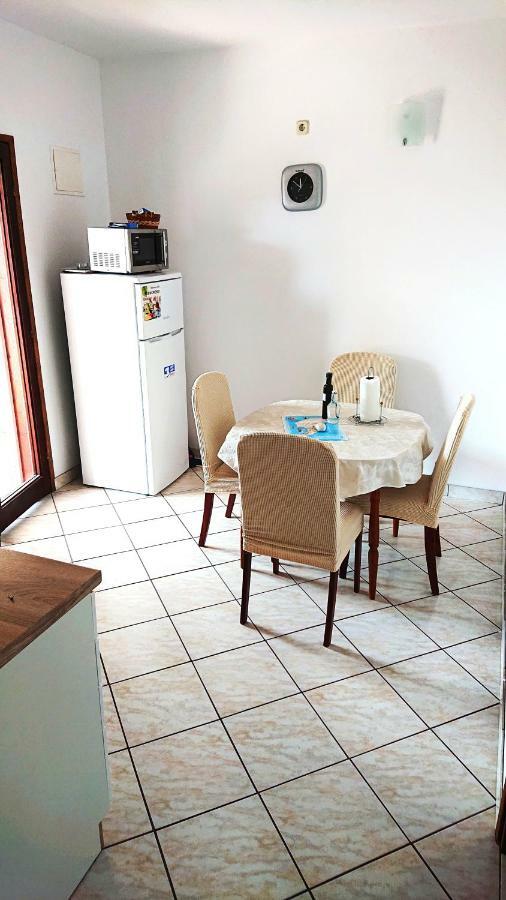 Apartman Ivanka Vir Exterior foto
